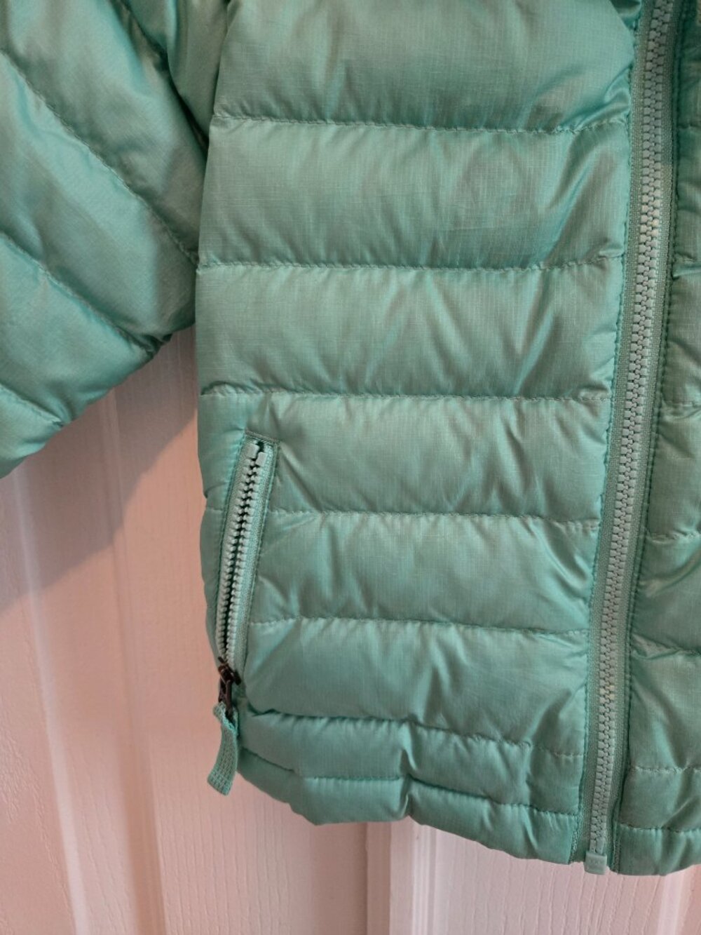Girls size 6-12 month Patagonia Baby Down Sweater Jacket - Picture 7 of 11